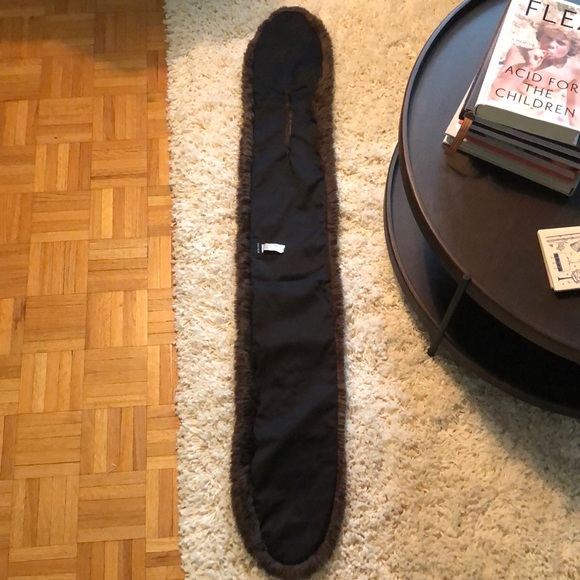 Babaton Brown Faux Scarf - Picture 4 of 4